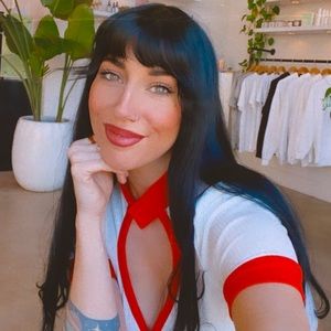 Meet your Posher, Zoee